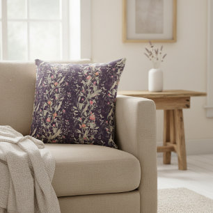 Lush Noir Garden: Vattenfärgsbläddrat Ro & tulips Kudde