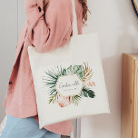 Lush Tropikernas Bridesmaid Bachelorette Tote Bag Tygkasse<br><div class="desc">The Lush Tropikernas Collection, en vacker och modern samling med handmålad tropisk grej, inklusive vattenfärgsmonstera och handflatan löv. Paletten i färg är helt bedövande, med lush gröntar, ömtålig och elegant guld som skapar en perfekt tropisk sommarvibe. Varje inslag är delikatfärgat med vattenfärger, vilket ger konstruktionen en vacker naturlig känsla. Det...</div>