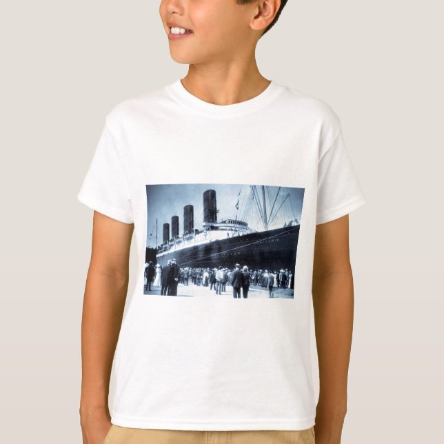 Lusitania dockade i New York City Blue Tone Tee (Framsida)