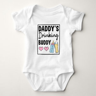 Lusniga tjejer pappa dricker kompis t shirt