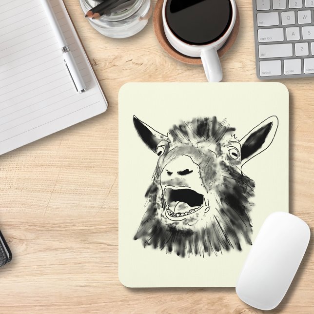 Lusnygget Goat skriker Teckning Quirky Animal Art Musmatta (Funny screaming goat black and white illustration mouse mat farm animal humor)
