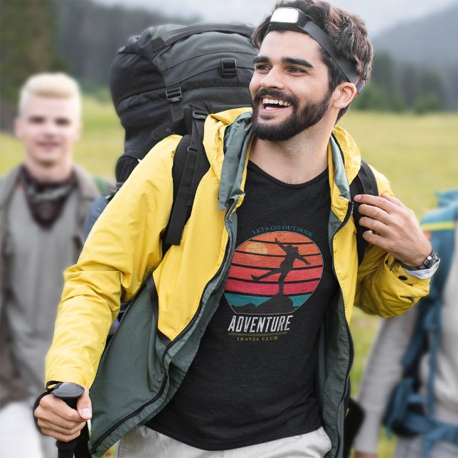 Lusnyj Hiking Mountains | Låt oss gå till utdörren T Shirt (Skapare uppladdad)