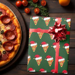 Lusnyj jul Pizza Slices i Santa Hats Grönt Presentpapper<br><div class="desc">En italiensk restaurang med en vacker pizza älskare-julomslutning papper. Cute pepperoni-skivor med superskoj Jultomten-hatt i en roligt helgdag mat mönster.</div>