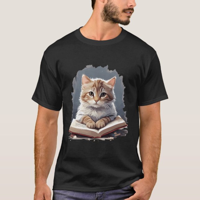 Lusnykatt med Bok-grafik Kitten Älskare T Shirt (Framsida)