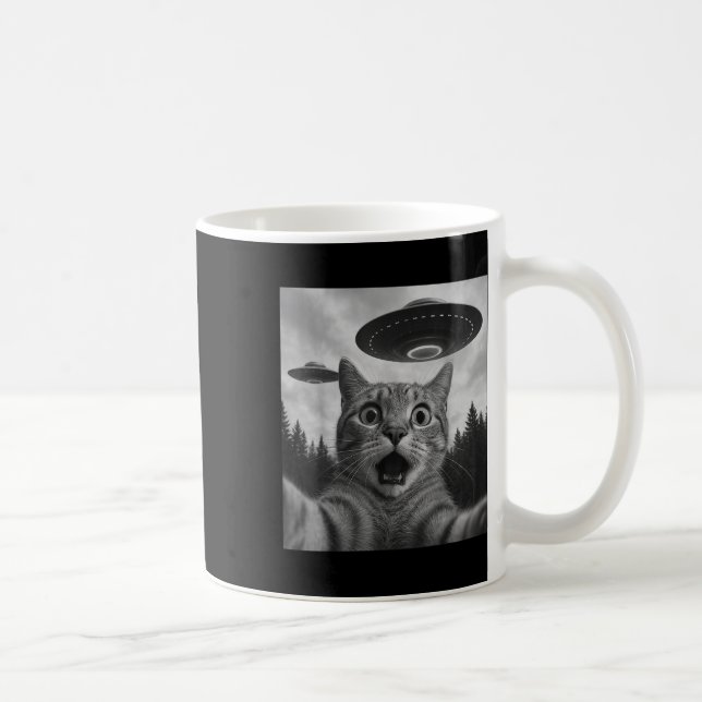 Lusnykatt selfie med Ufos Kaffemugg (Höger)