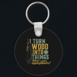 Lusnyttigt Carpenter Woodworking-arbetare Jag sätt Nyckelring<br><div class="desc">Jag förvandlar trä till sak. Lustigt varuhus för snickare, handyman, lumberjack, träarbetare, möbelmakare, båtbyggare, killar som arbetar med pentry verktyg, axlar, hammare, såg i garaget, pensionerad farfar som alltid är täckt av sågspån. Underbar gåva till pensionerad far, farfar. Den här vintagen och efterdesignen finns tillgänglig för manar, kvinnor, dam, ungdom,...</div>