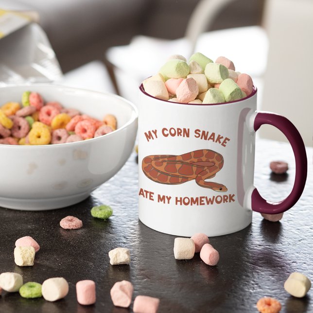 Lusnyttigt min Maj-snake Ate My Home Work Pet Snak Mugg (Skapare uppladdad)