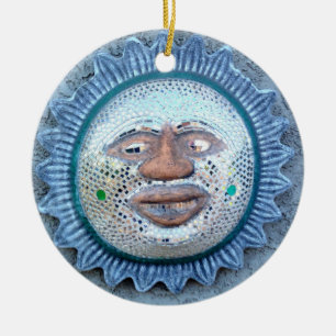 lustig ornament i sol ansikte