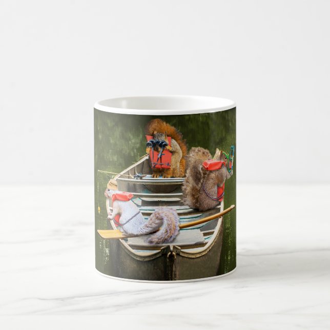 Lustiga ekorrar på kanot med livvästar kaffemugg (Center)