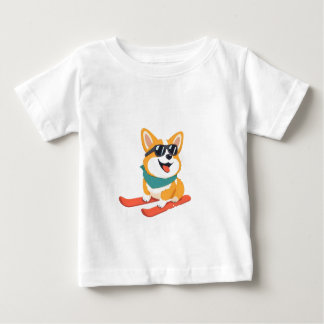 Lustiger Corgi on skis T Shirt
