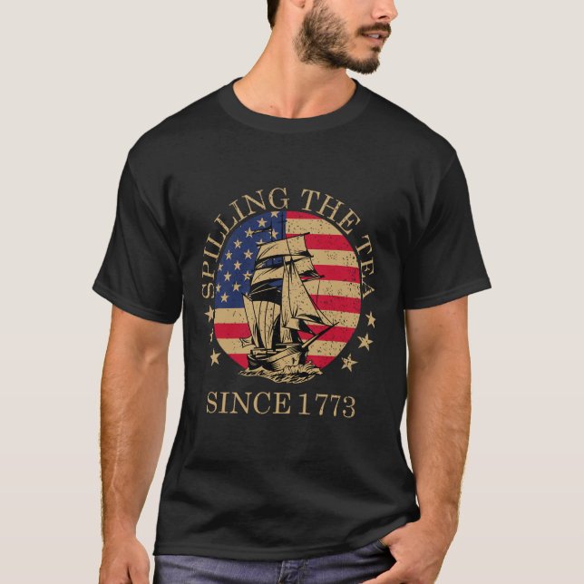 Lustigt 4:e juli då Tea spillades sedan 1773 Fyra T Shirt (Framsida)