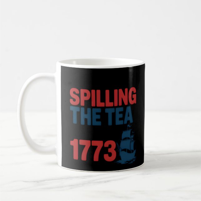 Lustigt 4:e juli då Tea sprack sedan 1773 Fyra Kaffemugg (Vänster)