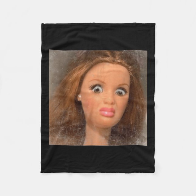 Lustigt äckligt Doll Ansikte Meme _1 Fleecefilt (Framsidan)