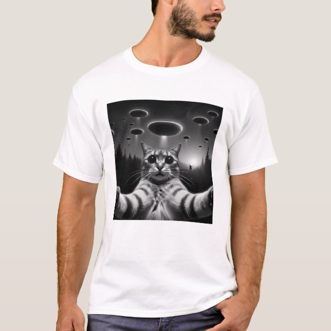 Lustigt Alien Cat UFO Cat Selfie med UFO T Shirt (Framsida)