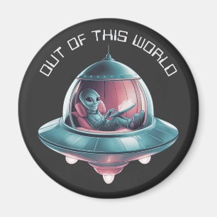 Lustigt Alien i UFO Magnet