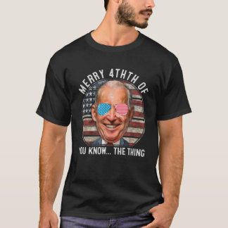 Lustigt Anti Joe Biden förväxlade Merry Lycklig 4: T Shirt