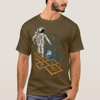 Lustigt Astronaut spelar ett till nio fyrverkerisp T Shirt