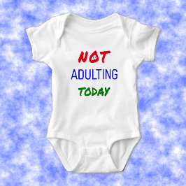 Lustigt att inte adulera dagens text t-shirt