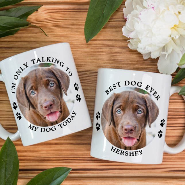 Lustigt att jag bara pratar med min Hund Anpassnin Kaffemugg (Skapare uppladdad)