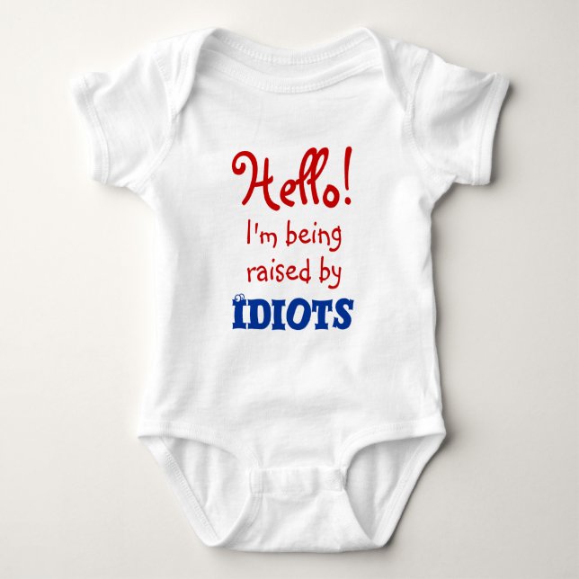 Lustigt att jag uppfostrar mig av Idiots T-shirt (Framsida)