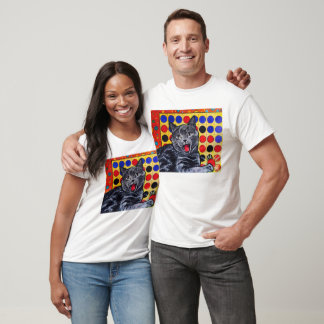 Lustigt att katten spelar en t-shirt. t-shirt