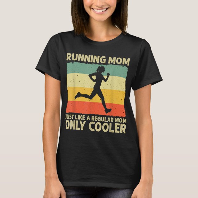 Lustigt att springa efter Mamma Marathoner Springe T Shirt (Framsida)