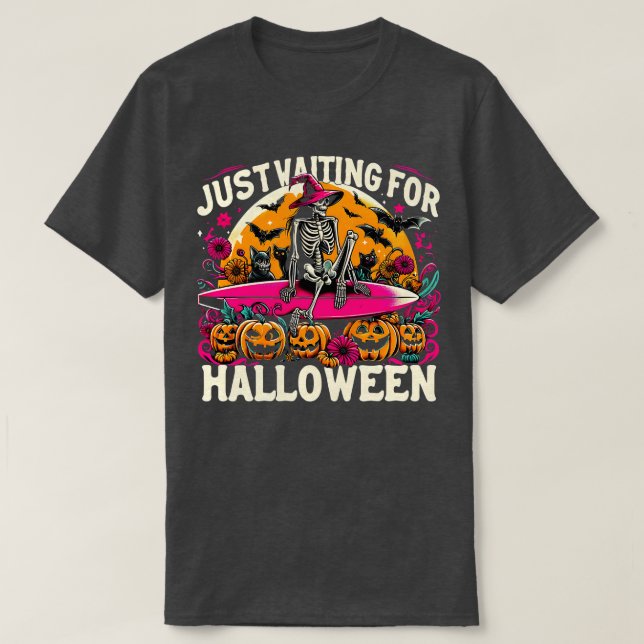 Lustigt att vänta på Halloween Skeleton Spooky V T Shirt (Design framsida)