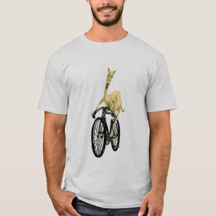 Lustigt Camel som kör en mörk cykel, för öknen T Shirt