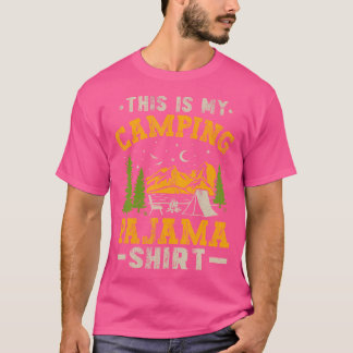 Lustigt Camper Lycklig som gömmer sig utomhus dett T Shirt