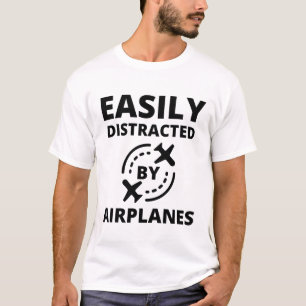 Lustigt distraherad av flygplan lustiga pilot avia t shirt