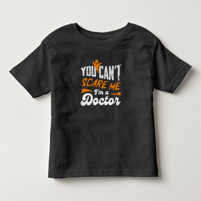 Lustigt Doktor 🩺 Citat Inget Skrämmer mig Doktor  T Shirt (Framsida)