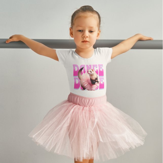 Lustigt Ferret i Tutu Dancing T Shirt (Skapare uppladdad)