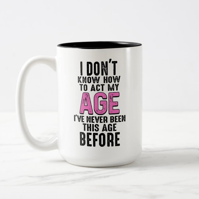 Lustigt födelsedag.. Jag vet inte hur jag ska göra Två-Tonad Mugg (Vänster)