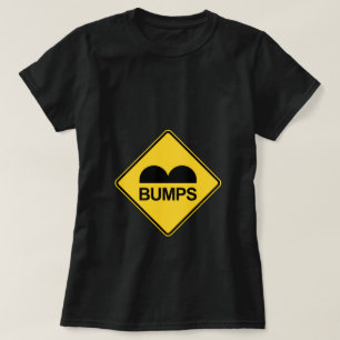 Lustigt förväntat Twillingar Bumps Traffic Sign Tee