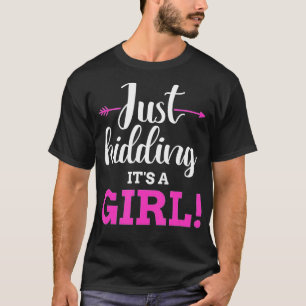 Lustigt gender som skämtar en flicka baby party t shirt