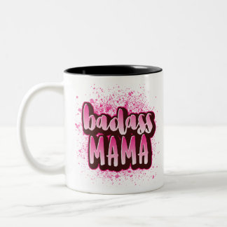 Lustigt gift för Badass Mamma Mamma Två-Tonad Mugg
