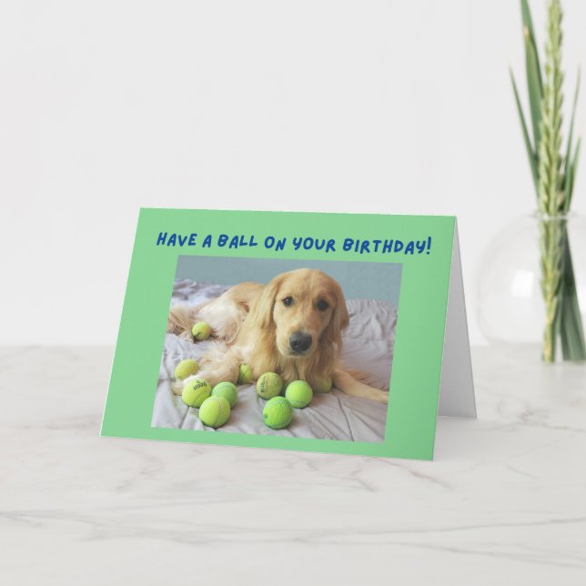 Lustigt Golden Retriever med Tennis Bollar Birthda Kort (Framsida)