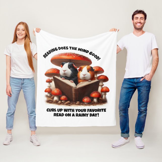 Lustigt Guineas Grisar under Röda svampar Fleecefilt (På plats)