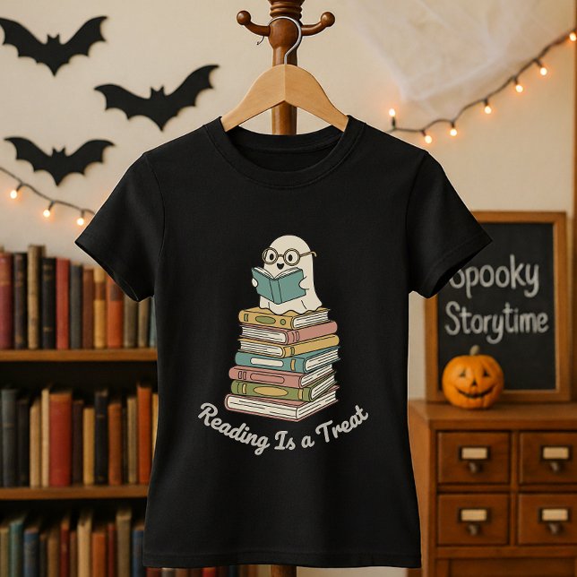 Lustigt Halloween-biblioteksläsning är ett slag T Shirt (Skapare uppladdad)