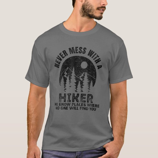 Lustigt hissande gift för hiker Nature Mountain Ou T Shirt (Framsida)