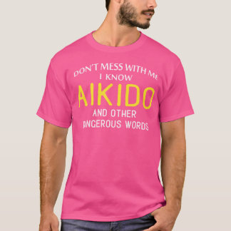 Lustigt hjälpmedel för martialkonst Älskare T Shirt