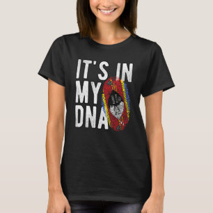 Lustigt i min DNA Eswatini flagga Fingerprint T Shirt