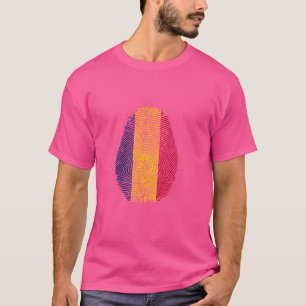 Lustigt i min DNA-flagga Fingerprint T Shirt