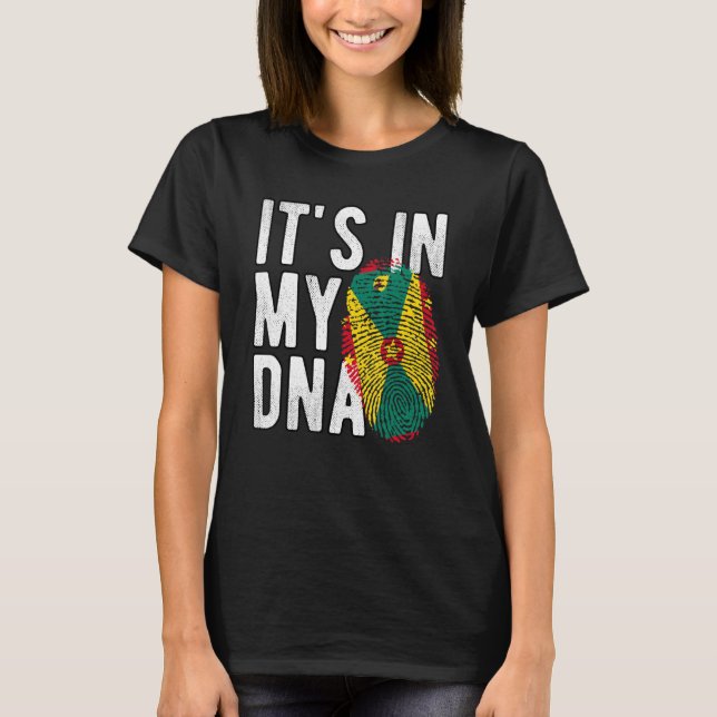 Lustigt i min DNA Grenada flagga Fingerprint T Shirt (Framsida)