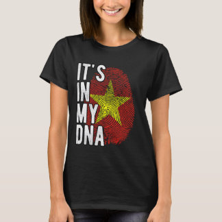 Lustigt i min DNA Vietnam flagga Fingerprint T Shirt
