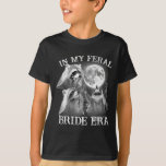 Lustigt i min Feral Bride Era 3 Raccoon Måne Howli T Shirt<br><div class="desc">Lustigt i min Feral Bride Era 3 Raccoon Måne Howling Retro</div>
