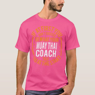 Lustigt idrottsutövande och spelare Lusj Thai T Shirt