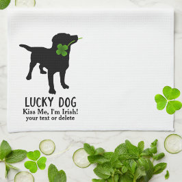 Lustigt Irish St. Patrick's Day Svart lab Lucky Hu Kökshandduk