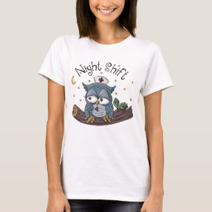 Lustigt nattskift uggla Nurse t-shirt