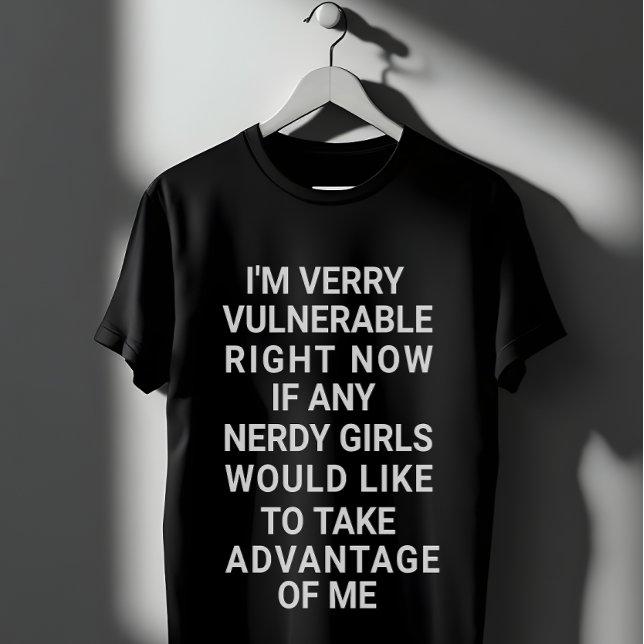 Lustigt och lekfullt Påstående T Shirt (Skapare uppladdad)